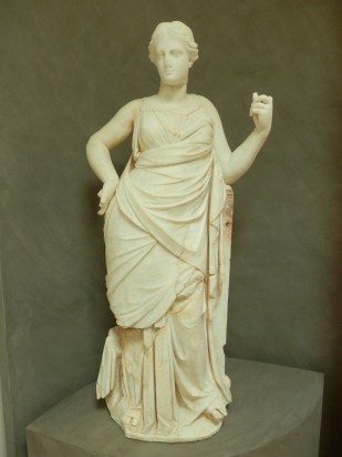 Statue in solunto, Sicily